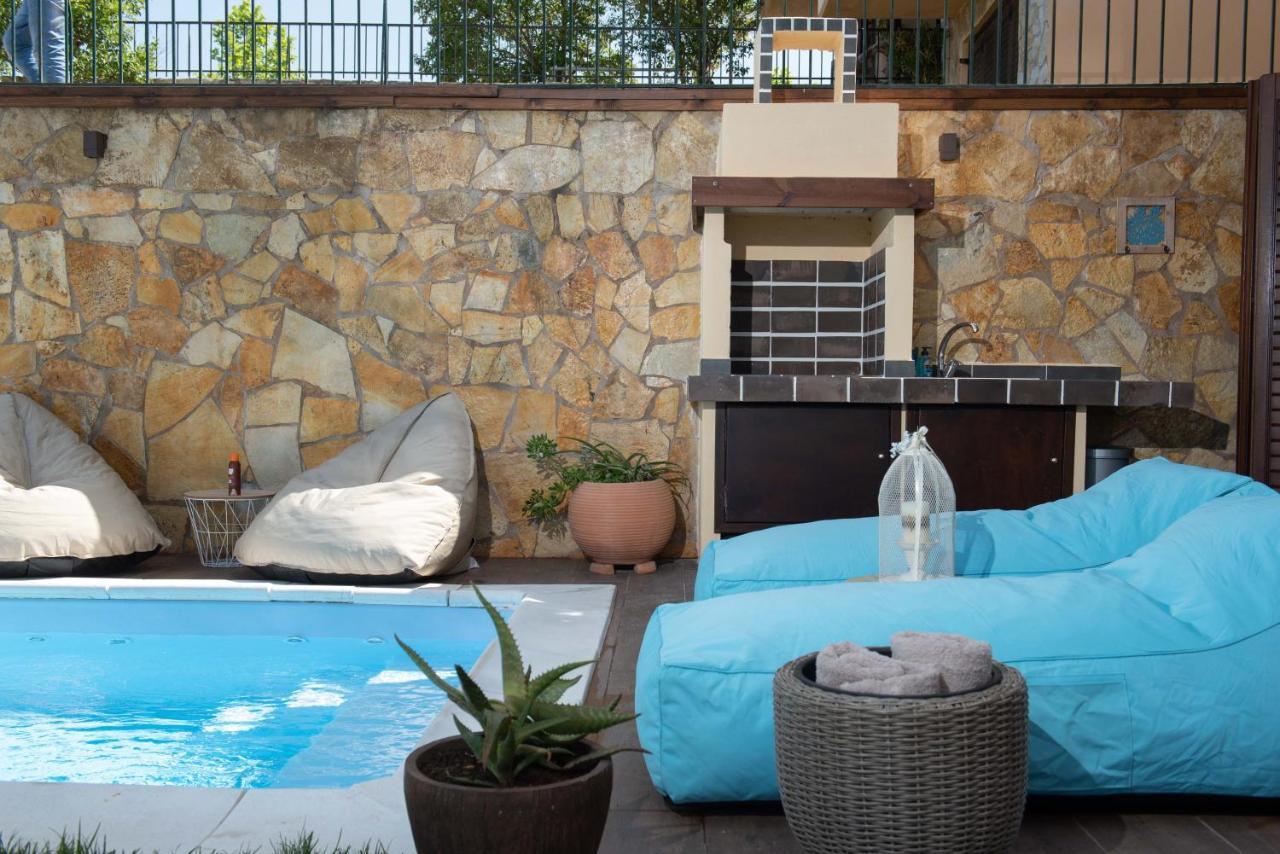 Dandy Villas Nea Roda - Melodic Waves - Private - Pool - Parking - Cellar Εξωτερικό φωτογραφία