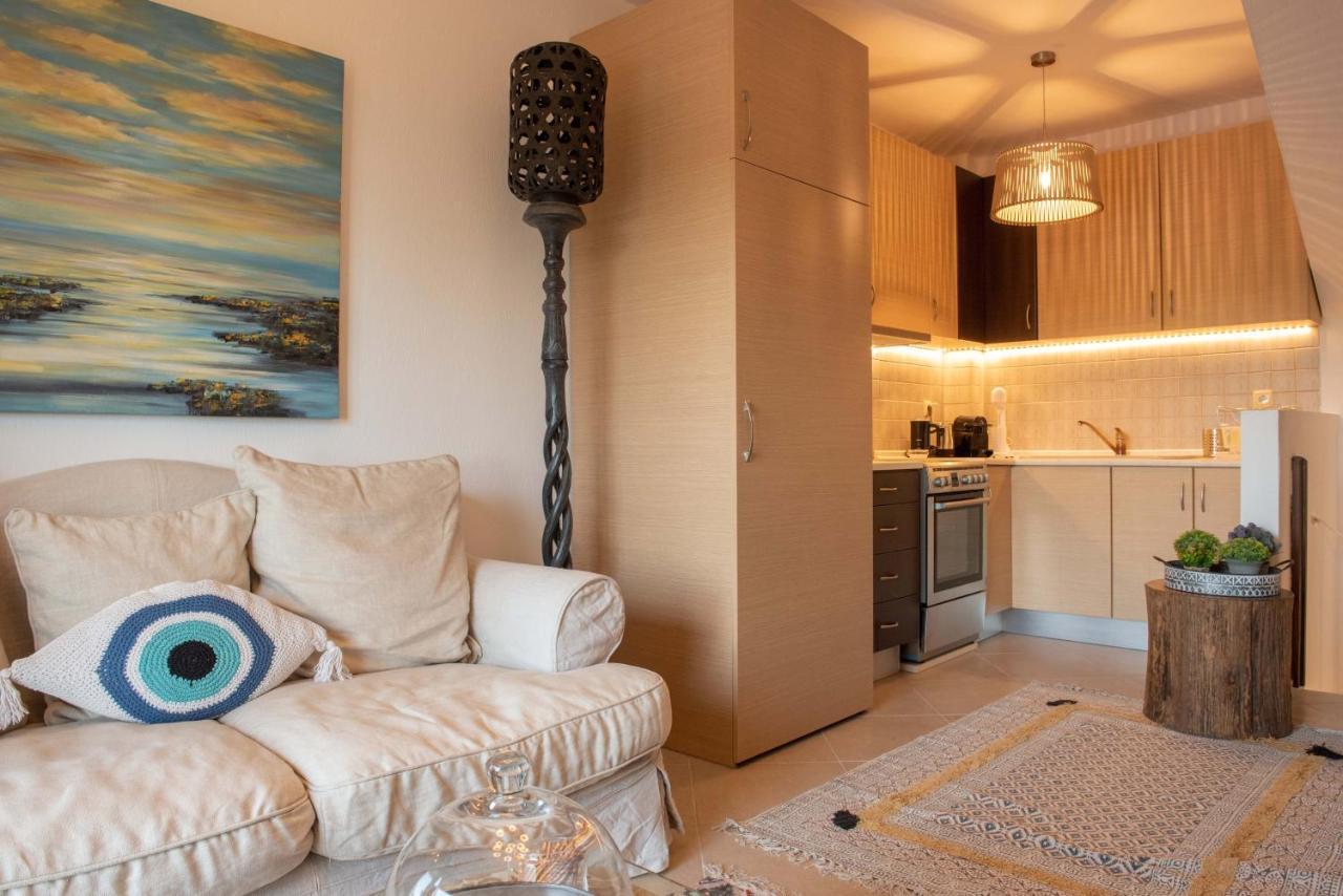 Dandy Villas Nea Roda - Melodic Waves - Private - Pool - Parking - Cellar Εξωτερικό φωτογραφία