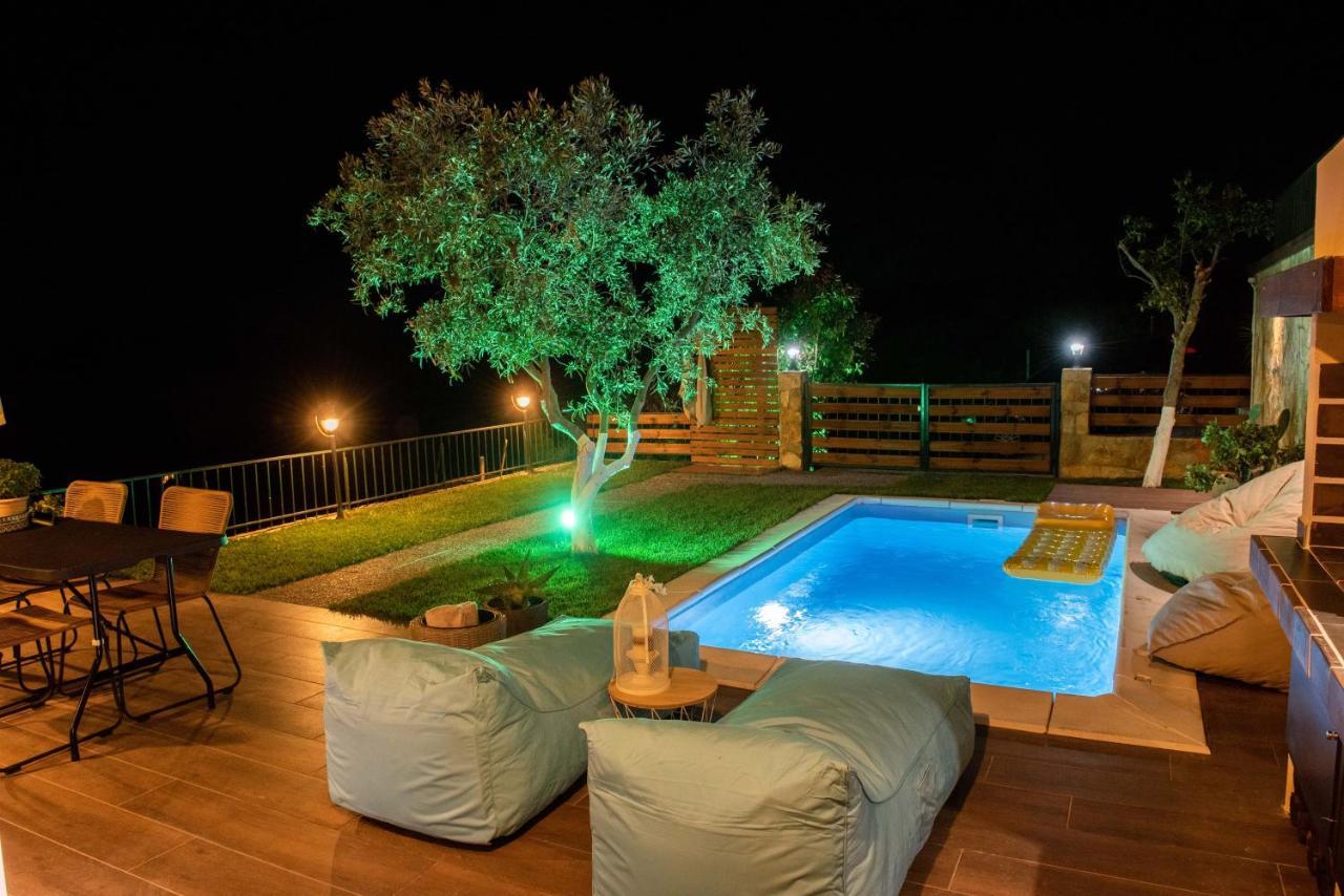 Dandy Villas Nea Roda - Melodic Waves - Private - Pool - Parking - Cellar Εξωτερικό φωτογραφία