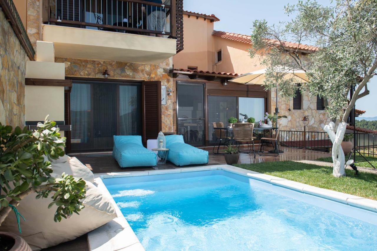 Dandy Villas Nea Roda - Melodic Waves - Private - Pool - Parking - Cellar Εξωτερικό φωτογραφία