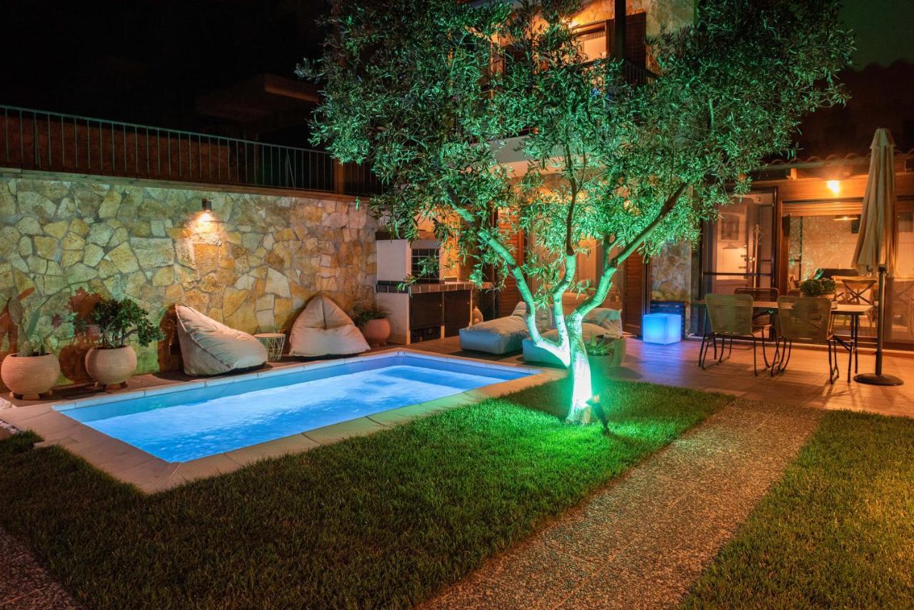 Dandy Villas Nea Roda - Melodic Waves - Private - Pool - Parking - Cellar Εξωτερικό φωτογραφία