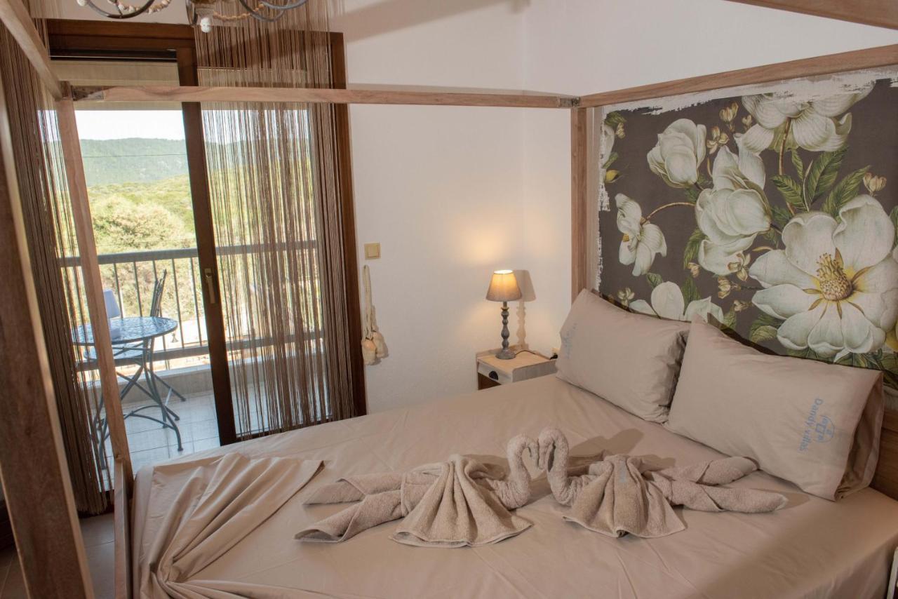 Dandy Villas Nea Roda - Melodic Waves - Private - Pool - Parking - Cellar Εξωτερικό φωτογραφία
