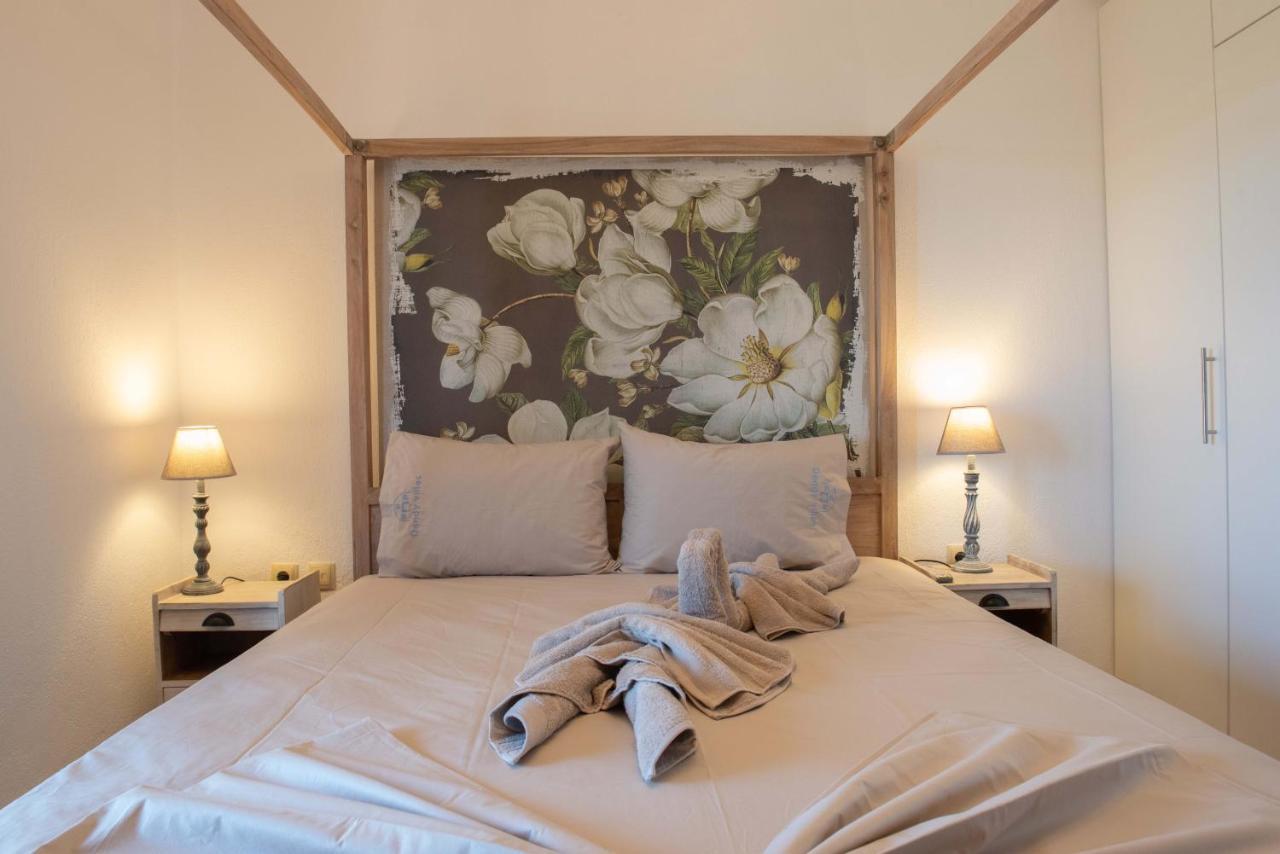 Dandy Villas Nea Roda - Melodic Waves - Private - Pool - Parking - Cellar Εξωτερικό φωτογραφία